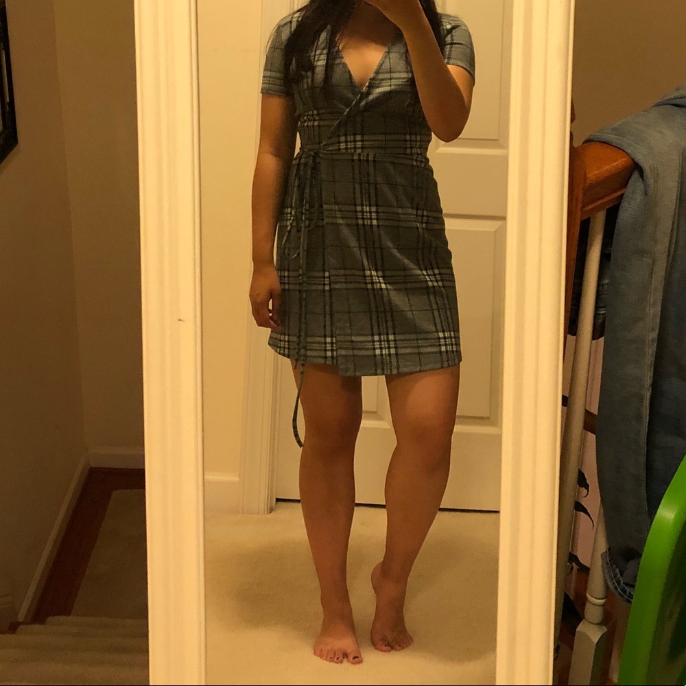 Zara plaid wrap dress - Picture 8 of 8